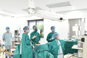 Phẫu thuật nội soi cắt hoàn toàn tử cung tại Trung tâm Y tế huyện Thanh Thủy
