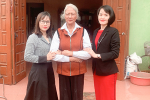 (Video) Ký sự: Buổi gặp gỡ cô Nguyễn Thị Hồng – Người bệnh sau phẫu thuật Phaco đầu tiên tại Trung tâm Y tế huyện Thanh Thủy