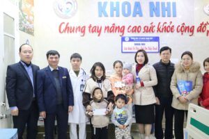BẢO HIỂM XÃ HỘI HUYỆN THANH THỦY TẶNG QUÀ CHO NGƯỜI BỆNH KHÓ KHĂN ĐANG ĐIỀU TRỊ TẠI TRUNG TÂM NHÂN DỊP TẾT NGUYÊN ĐÁN 2024