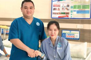 TRUNG TÂM Y TẾ HUYỆN THANH THỦY THÀNH CÔNG PHẪU THUẬT VI PHẪU CẮT DÂY THANH CHO NGƯỜI BỆNH 27 TUỔI